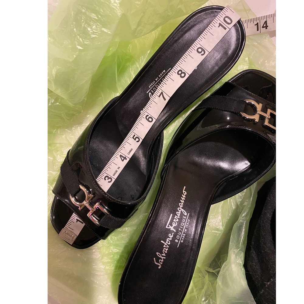 SALVATORE FERRAGAMO Authentic Horse Bit Heels 10 - Picture 7 of 7